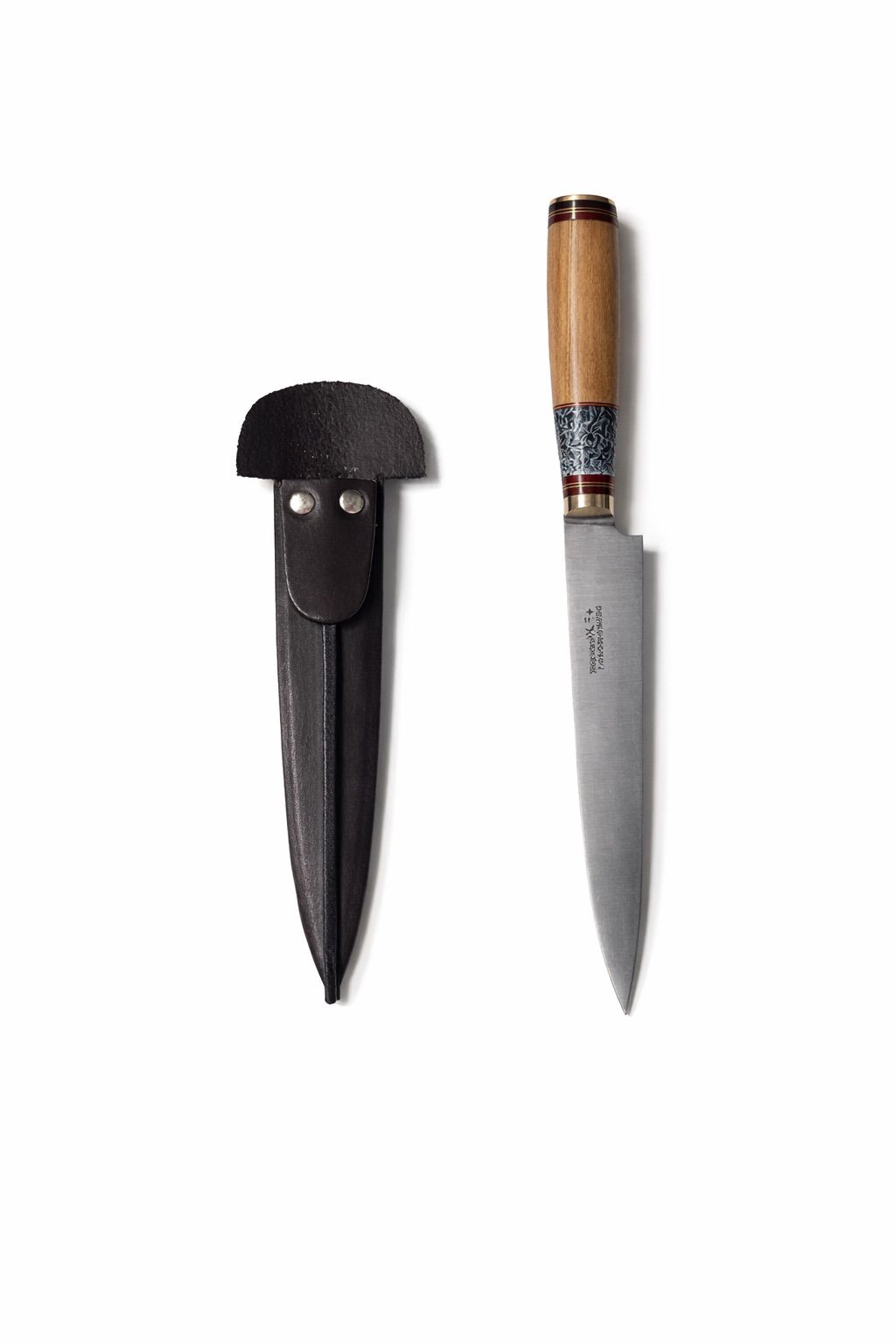 Cuchillo Criollo en Acero Inoxidable con Mango de Madera y Vaina de Cuero